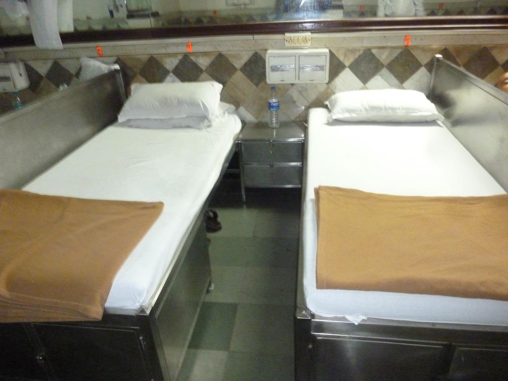 Yadgar Guest House مومباي المظهر الخارجي الصورة