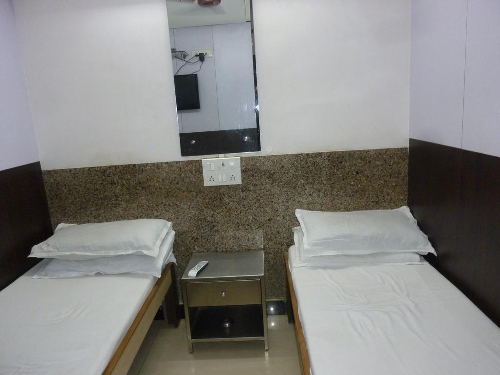 Yadgar Guest House مومباي المظهر الخارجي الصورة