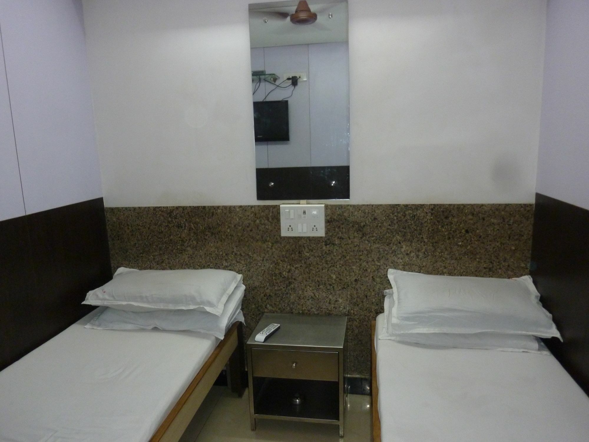 Yadgar Guest House مومباي المظهر الخارجي الصورة