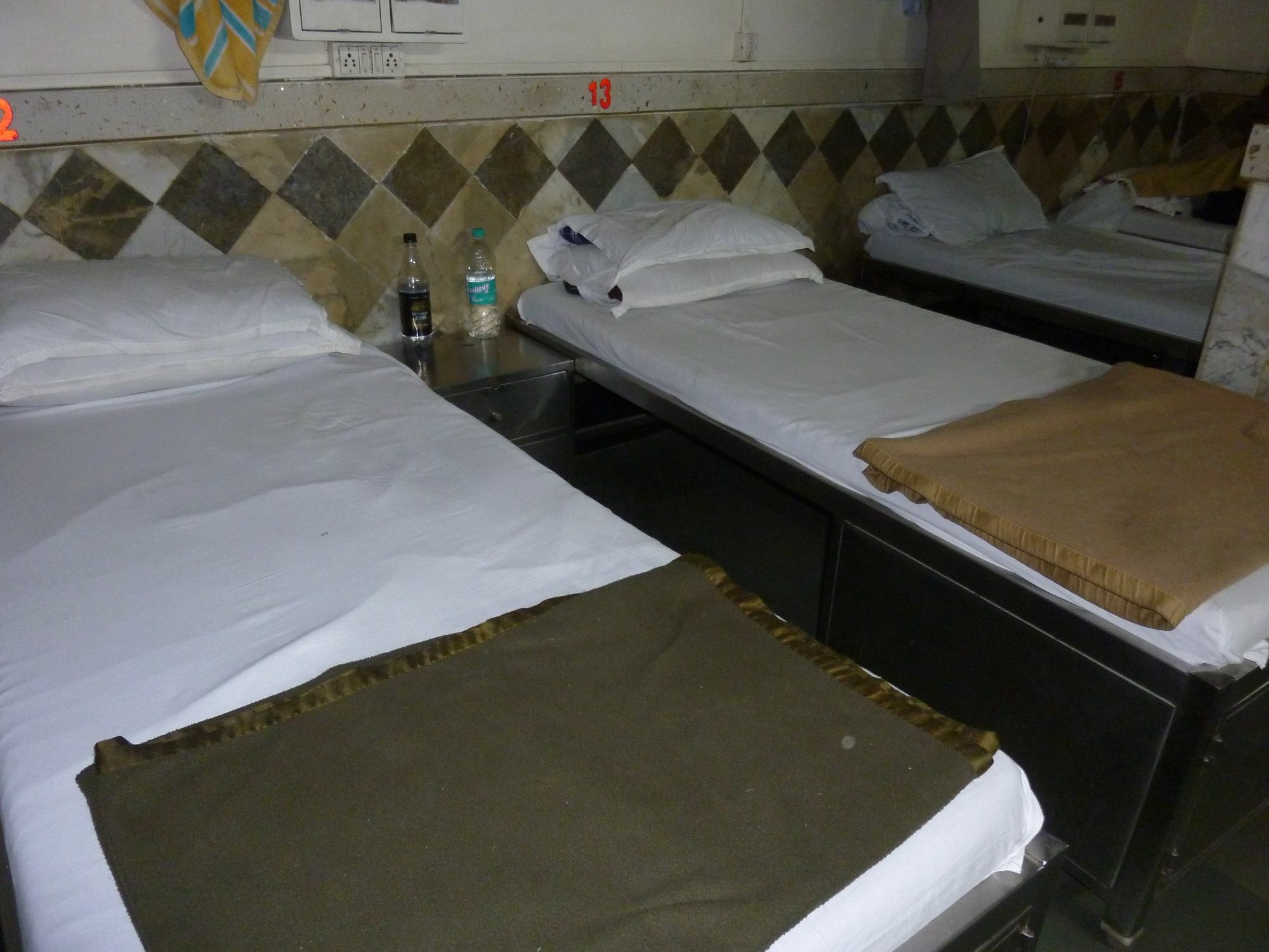 Yadgar Guest House مومباي المظهر الخارجي الصورة