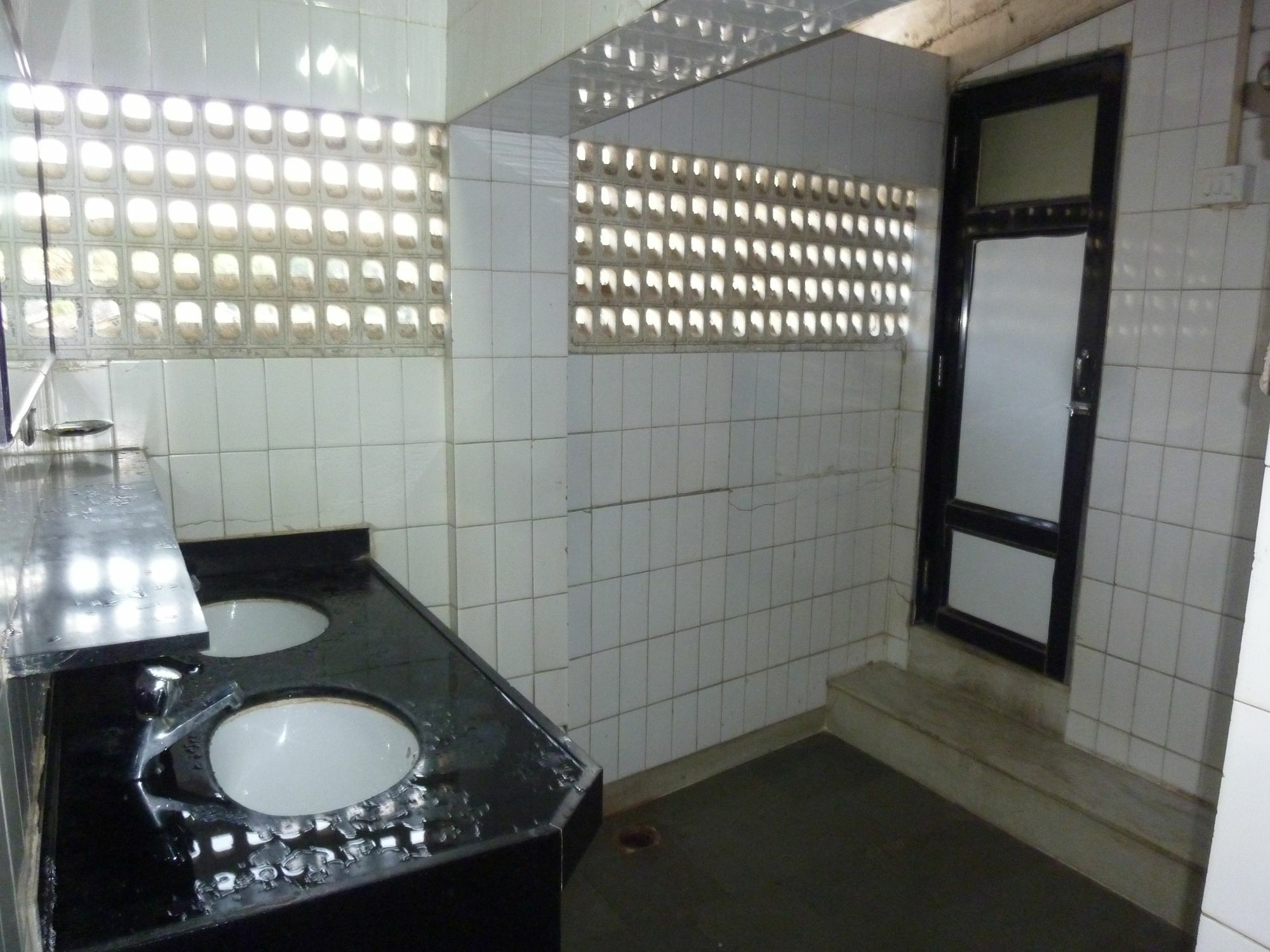 Yadgar Guest House مومباي المظهر الخارجي الصورة