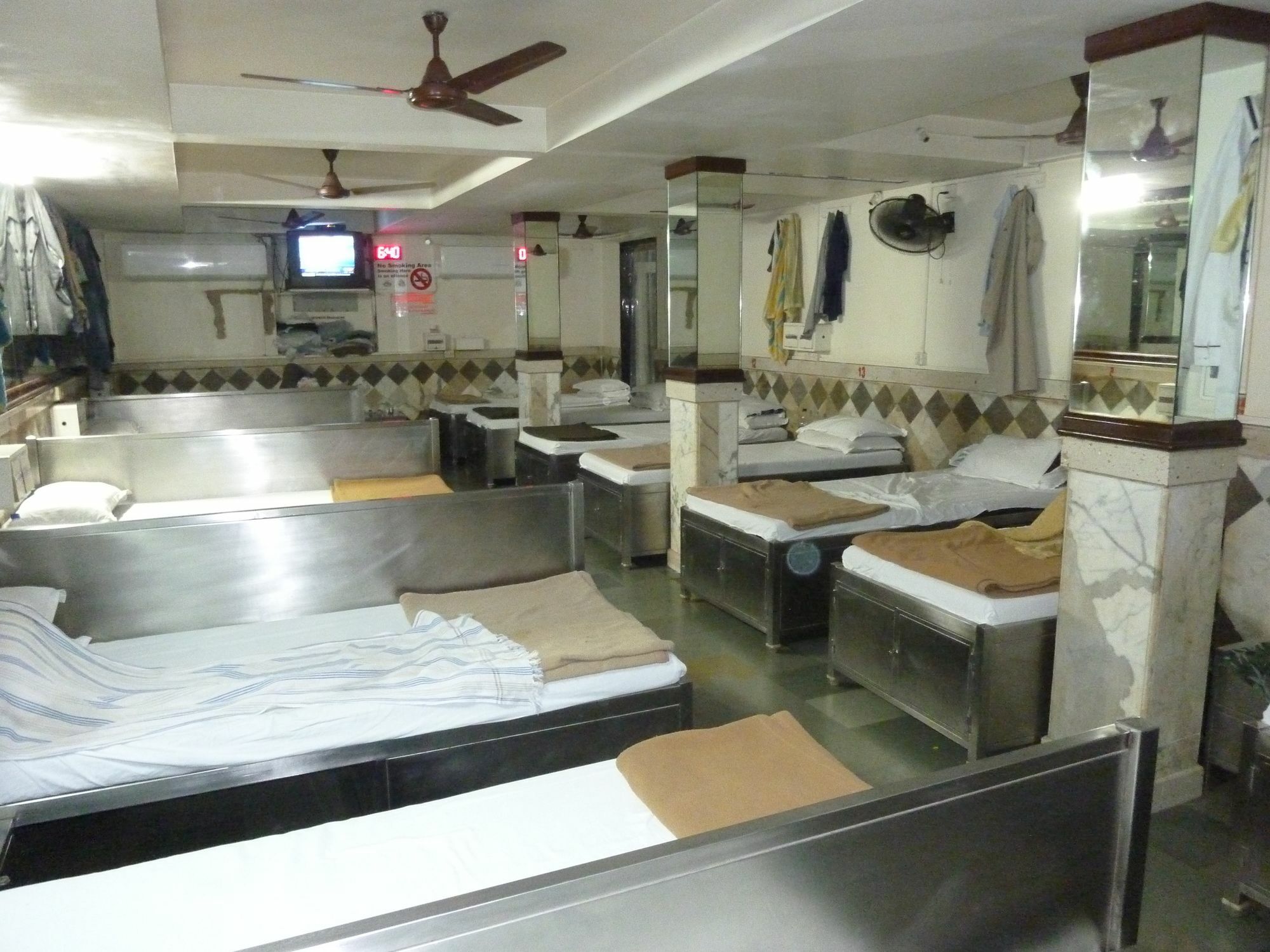 Yadgar Guest House مومباي المظهر الخارجي الصورة